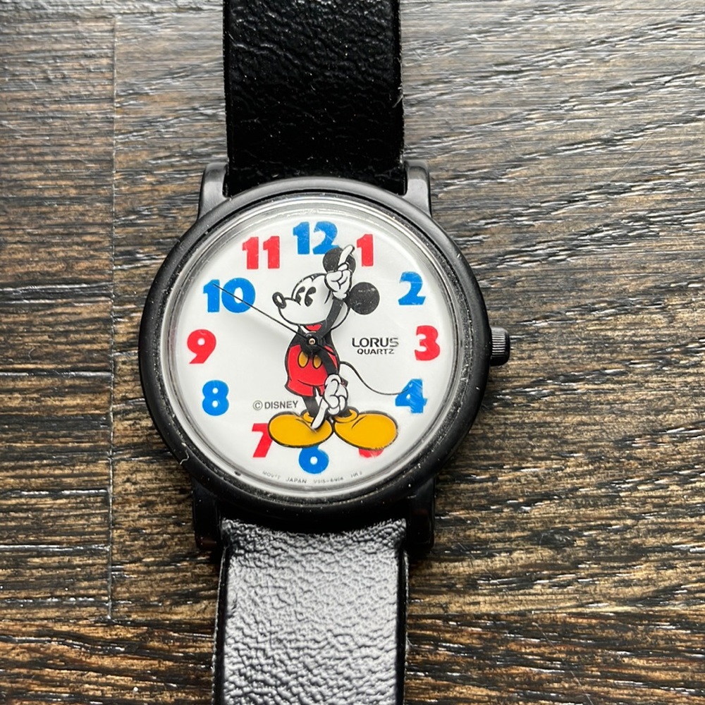 Must see! Vintage Mickey Mouse Disney Lorus watch